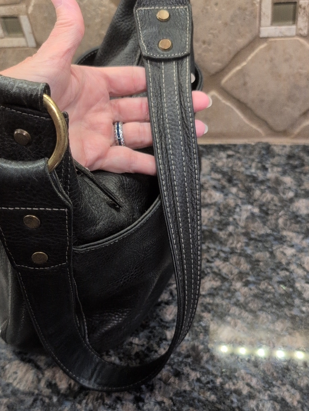 Coronado Genuine Leather Concealed Carry Shoulder Bag - Picture 4 of 16